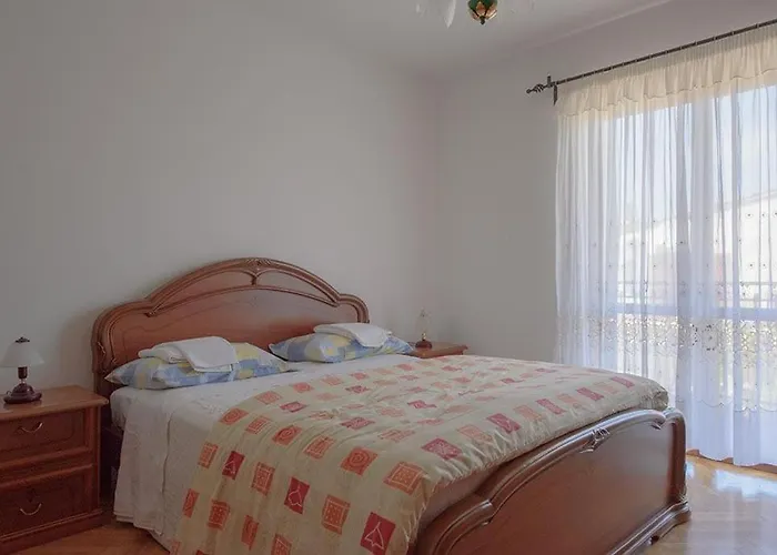 Beautiful Cristian 1 Apartment *