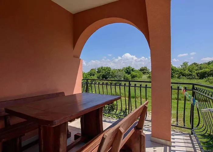 Apartment Beautiful Cristian 1 *