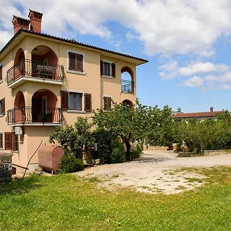 Beautiful Cristian 1 Apartment